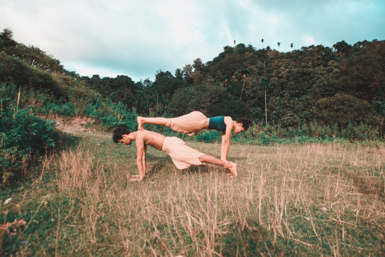 Plongée dans l’histoire du yoga : origines et philosophies d’une pratique millénaire