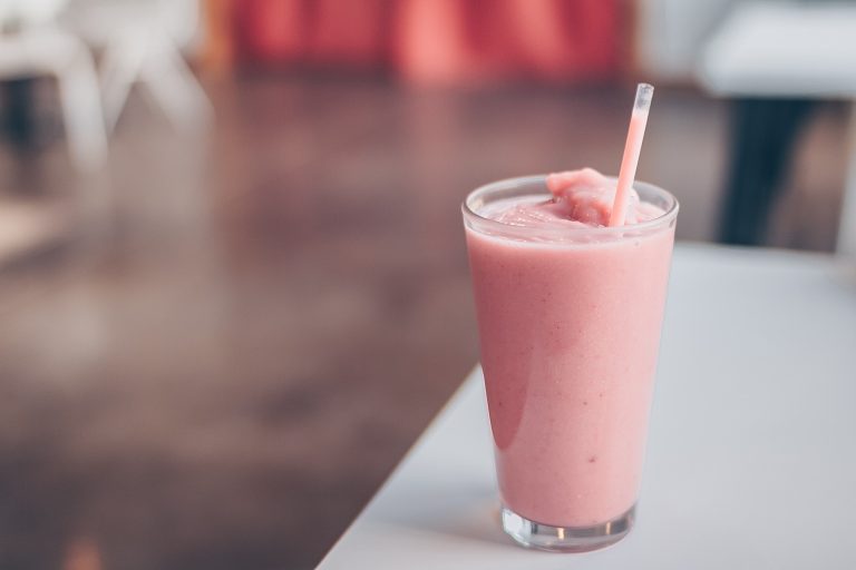 Découvrez des recettes de smoothies détox pour nettoyer votre corps